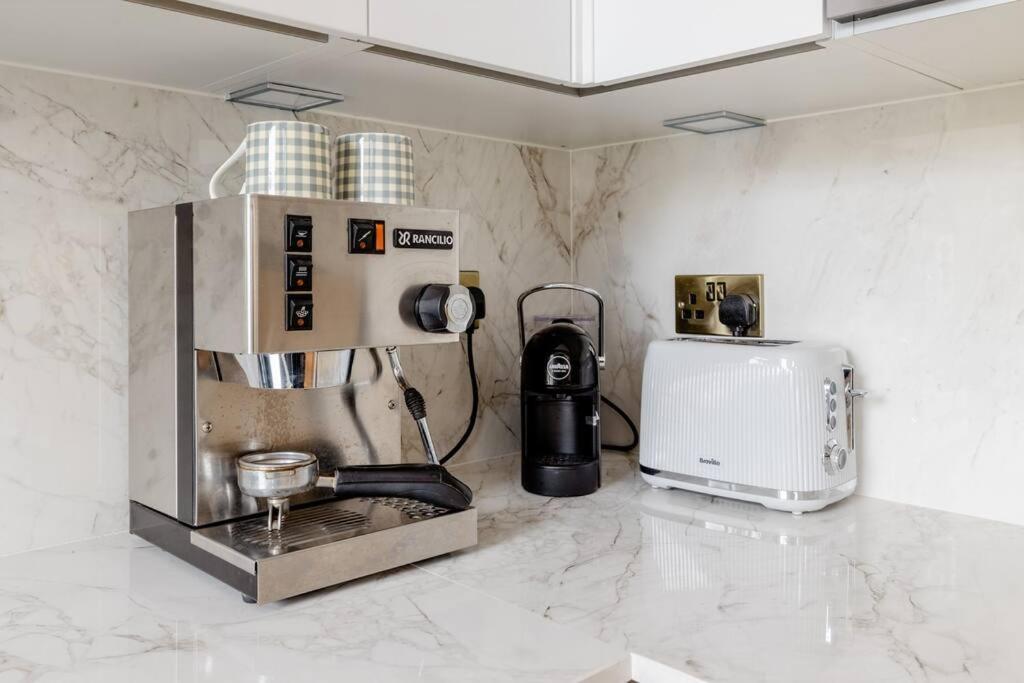Luxury Flat On Fulham/chelsea Border Apartment *