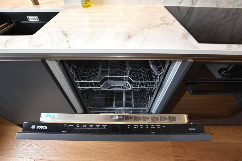 Apartment Luxury Flat On Fulham/chelsea Border *